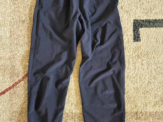 Спортивные штаны Nike, размер S (128–134)