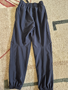 Спортивные штаны Nike, размер S (128–134) (4 фото из 7)