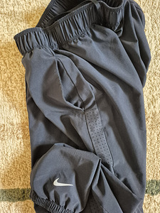 Спортивные штаны Nike, размер S (128–134) (5 фото из 7)