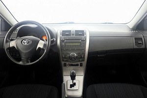 Toyota Corolla Linea Sol LPG ATM 1.6 91kW (5 фото из 8)