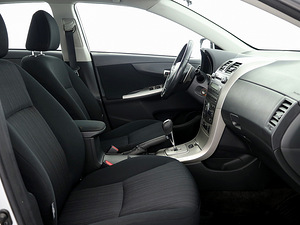Toyota Corolla Linea Sol LPG ATM 1.6 91kW (6 фото из 8)