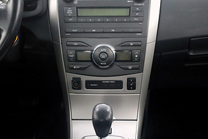 Toyota Corolla Linea Sol LPG ATM 1.6 91kW (8 фото из 8)