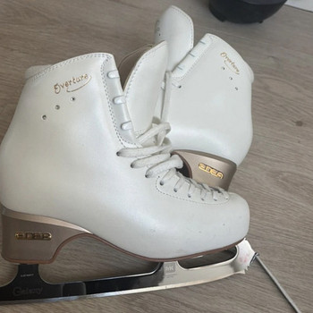 Edea Overture professional figure skates