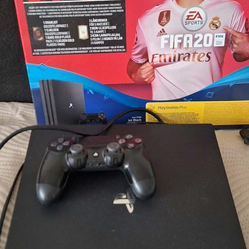 PlayStation 4 Pro 1 TB – в отличном состоянии