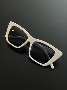 Белые солнцезащитные очки Saint Laurent SL 276 MICA (4 фото из 5)