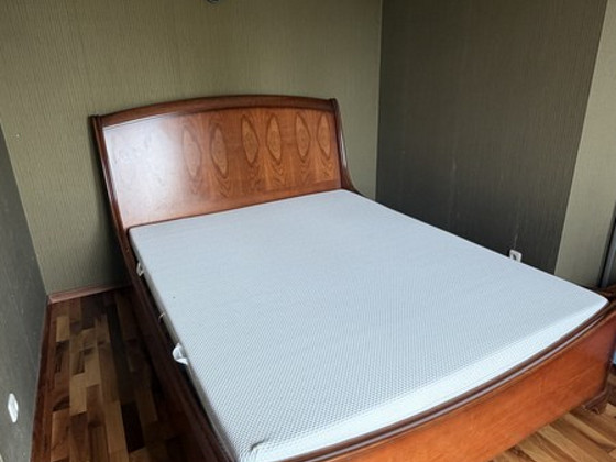 Кровать
