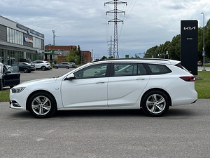 OPEL INSIGNIA SPORTS TOURER (4 фото из 10)