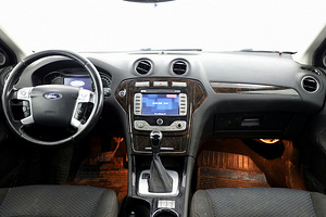Ford Mondeo Ghia ATM 2.0 TDCi 96kW (5 фото из 7)