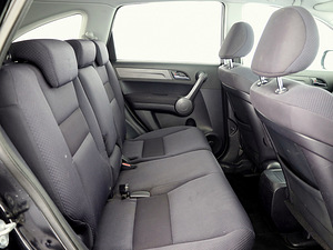 Honda CR-V Elegance ATM 2.0 110kW (7 фото из 9)