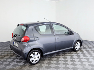 Toyota Aygo Linea Sol A-C 1.0 50kW (3 фото из 8)