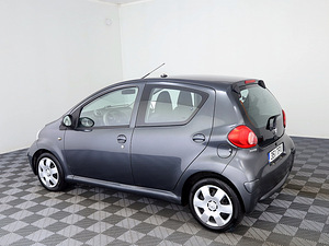 Toyota Aygo Linea Sol A-C 1.0 50kW (4 фото из 8)