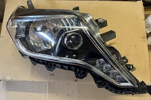 Land Cruiser 150 - 8118560J20 / 8114560J20 (2 фото из 4)
