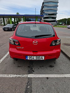 Mazda 3 (6 foto / 11)