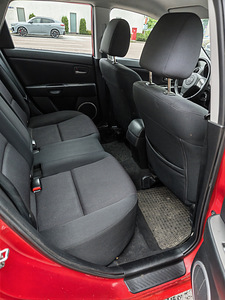 Mazda 3 (8 foto / 11)
