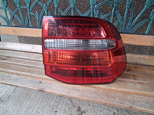 Оригинальный правый задний LED-фонарь рестайлинг Porsche Cay (1 фото из 4)