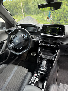 Продам машину Peugeot 2008! Auto müümine Peugeot 2008! (6 фото из 9)