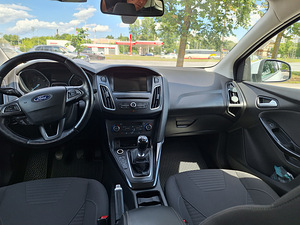 Ford Focus (9 фото из 15)