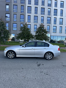 BMW 320i 2006 (2 фото из 9)