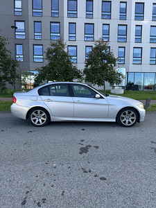 BMW 320i 2006 (4 фото из 9)