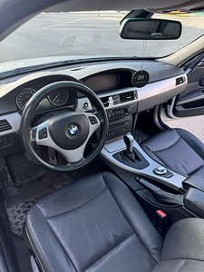 BMW 320i 2006 (5 фото из 9)