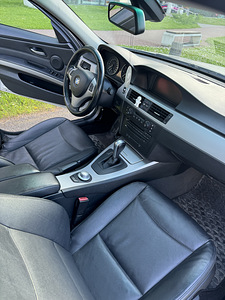 BMW 320i 2006 (6 фото из 9)