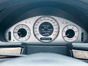 Mercedes-Benz W211 (S211) 320 CDI (14 фото из 14)