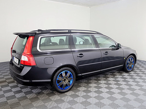 Volvo V70 Summum Facelift ATM 2.0 157kW (3 фото из 7)