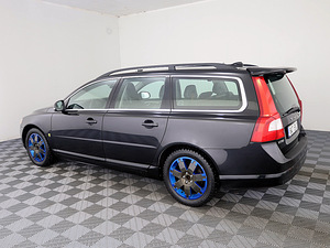 Volvo V70 Summum Facelift ATM 2.0 157kW (4 фото из 7)
