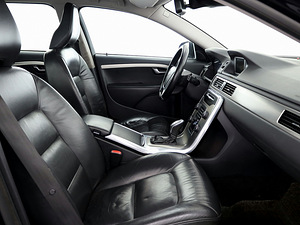 Volvo V70 Summum Facelift ATM 2.0 157kW (6 фото из 7)