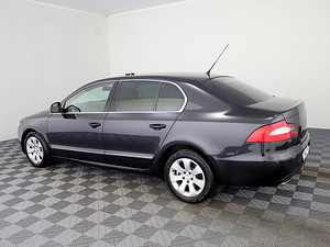 Skoda Superb Highline ATM 2.0 TDI 125kW (4 фото из 7)