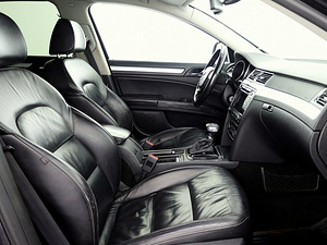 Skoda Superb Highline ATM 2.0 TDI 125kW (6 фото из 7)