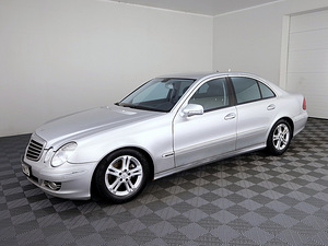 Mercedes-Benz E 220 Avantgarde Facelift ATM 2.1 CDI 125kW (2 фото из 7)