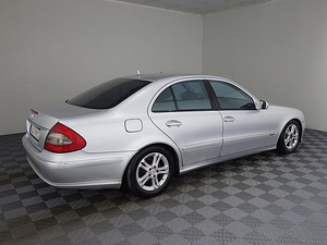 Mercedes-Benz E 220 Avantgarde Facelift ATM 2.1 CDI 125kW (3 фото из 7)