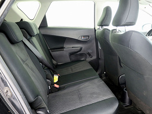 Toyota Verso-S Linea Sol 1.3 73kW (7 фото из 8)