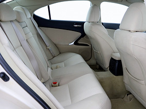Lexus IS 250 Comfort ATM 2.5 153kW (7 фото из 8)