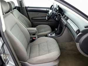 Audi A6 Comfortline Facelift ATM 2.4 125kW (6 фото из 7)