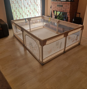 Манеж детский (2 фото из 2)