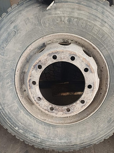 Veoauto rattad velgedega 295/80R22.5 (2 tk.) / Veoauto ratta (2 foto / 7)