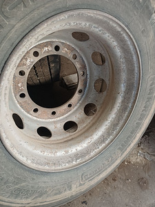 Veoauto rattad velgedega 295/80R22.5 (2 tk.) / Veoauto ratta (5 foto / 7)