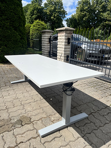 ISKU elektriliselt reguleeritav töölaud (1 foto / 6)