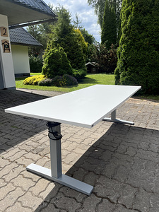 ISKU elektriliselt reguleeritav töölaud (2 foto / 6)