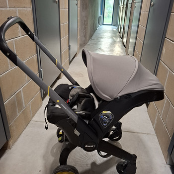 DOONA turvahäll - käru + Isofix (komplekt)