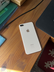 iPhone 8 Plus 64GB (2 фото из 5)