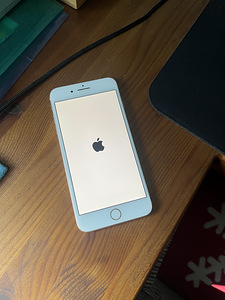 iPhone 8 Plus 64GB (3 фото из 5)