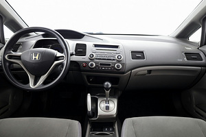 Honda Civic Elegance ATM 1.8 103kW (5 фото из 7)
