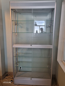 Klaasvitriin (1 foto / 1)