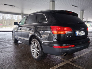 Audi Q7 3.0 дизель 171 кВт (1 фото из 9)