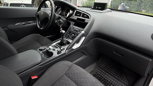 Peugeot 3008, 2015 (6 фото из 6)