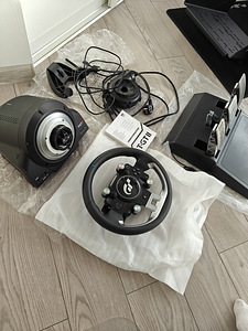 Thrustmaster T-GT II Racing Wheel (PS5 / PS4 / PC) (6 foto / 6)