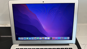 Macbook air 13 (2017) 1.6 ghz 8gb 256Gb silver v heas korras (2 foto / 6)